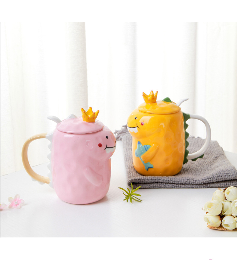 瓷纳雅 创意家用大容量萌趣恐龙陶瓷水杯办公室饮料咖啡杯带盖勺