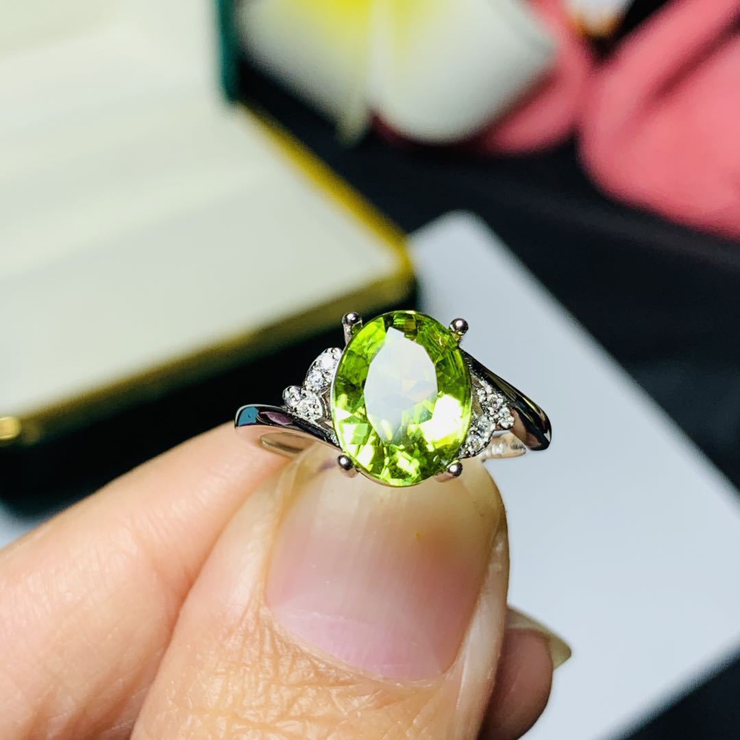小清新天然橄榄石戒指 925银镶嵌彩宝首饰指环 生日礼物订婚女戒