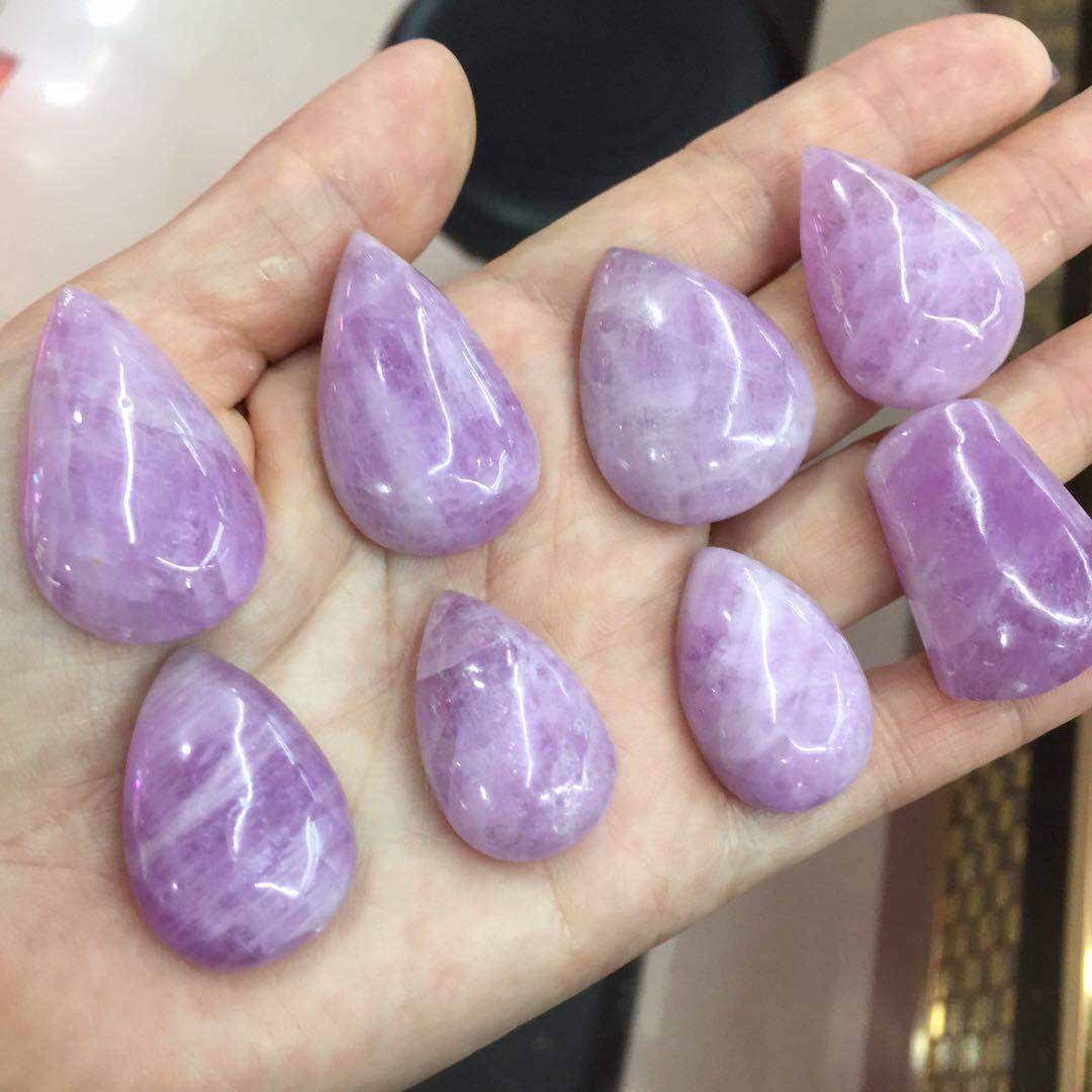 紫锂辉吊坠 冰透体 颜色浅紫 品质如图 带拉丝