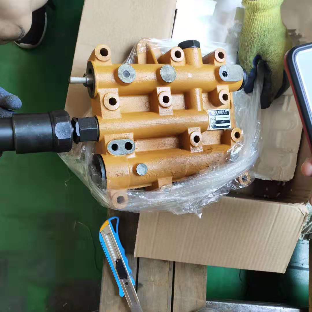 装载机铲车配件 柳工50c 856 855先导阀换挡操纵阀 多路阀12c0019