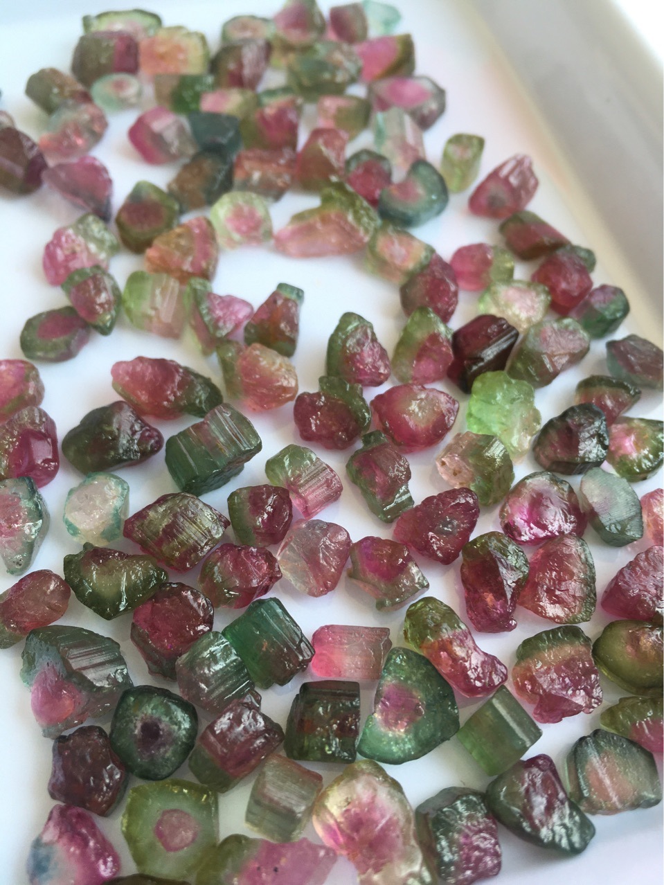 批发天然原矿碧玺西瓜碧原石 甜心西瓜片 可镶嵌 耳钉 diy配饰