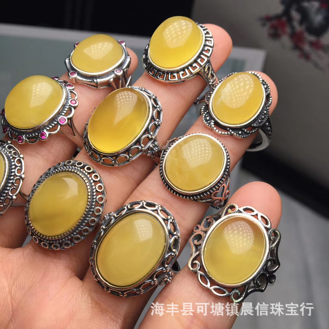 天然琥珀蜜蜡俄料鸡油黄戒指925银镶嵌活口设计蜡质浓郁全品三无