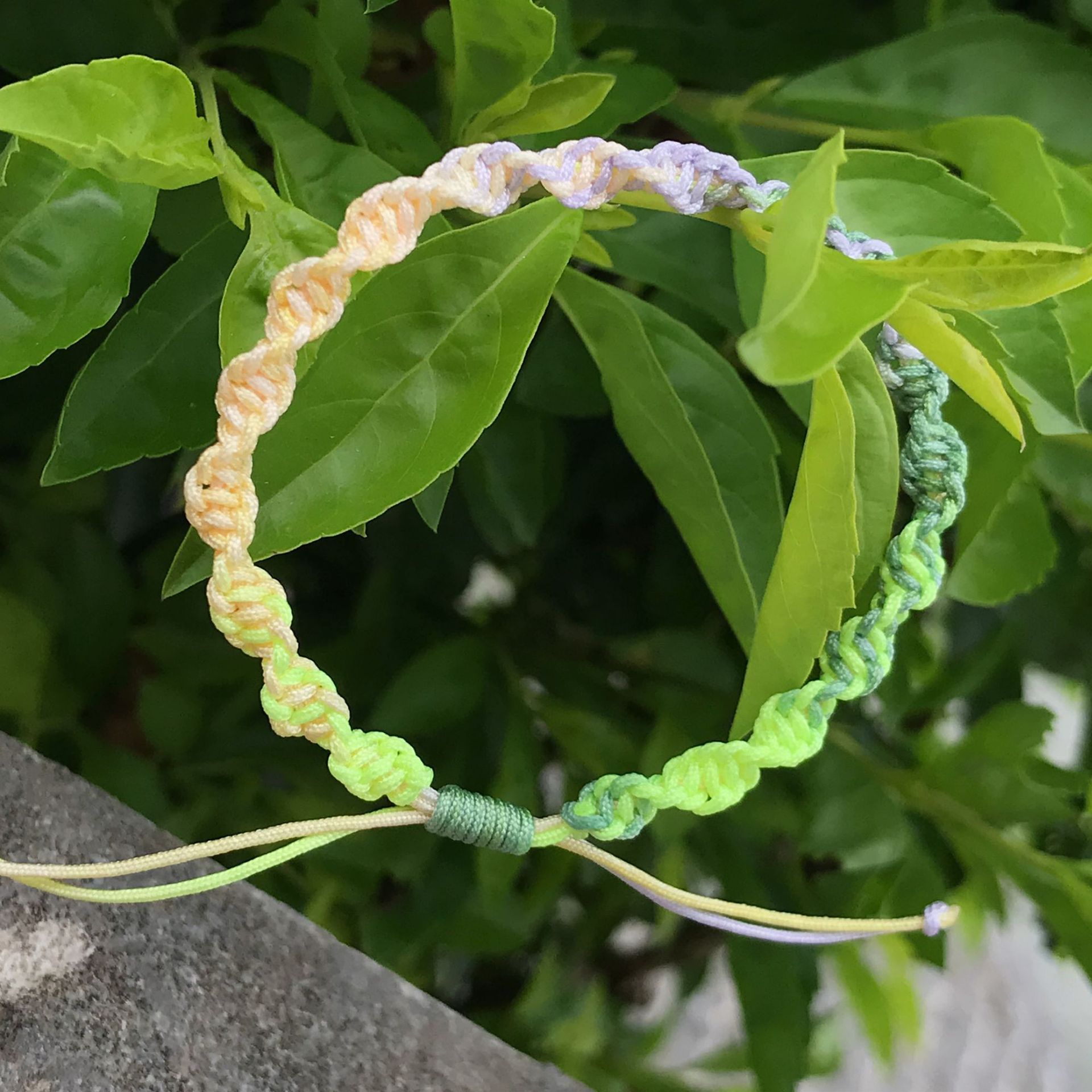 diy纯手工编织螺旋结可调节手绳硬金手链裸绳配饰五彩绳红绳直供