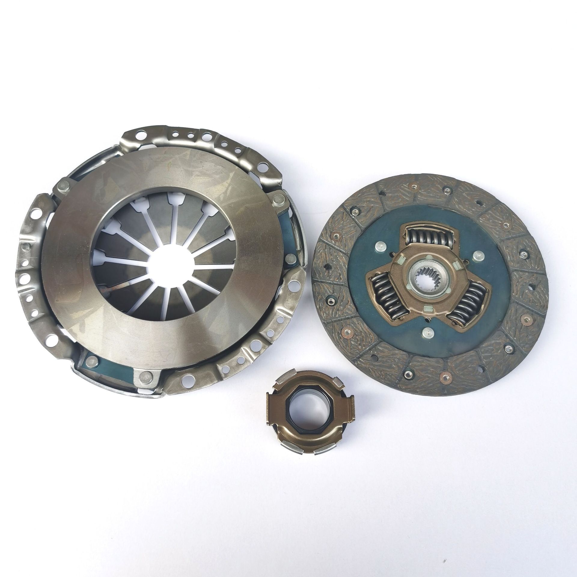 适用昌河铃木北斗星爱迪尔 哈飞路宝 奇瑞qq离合器片三件套总成