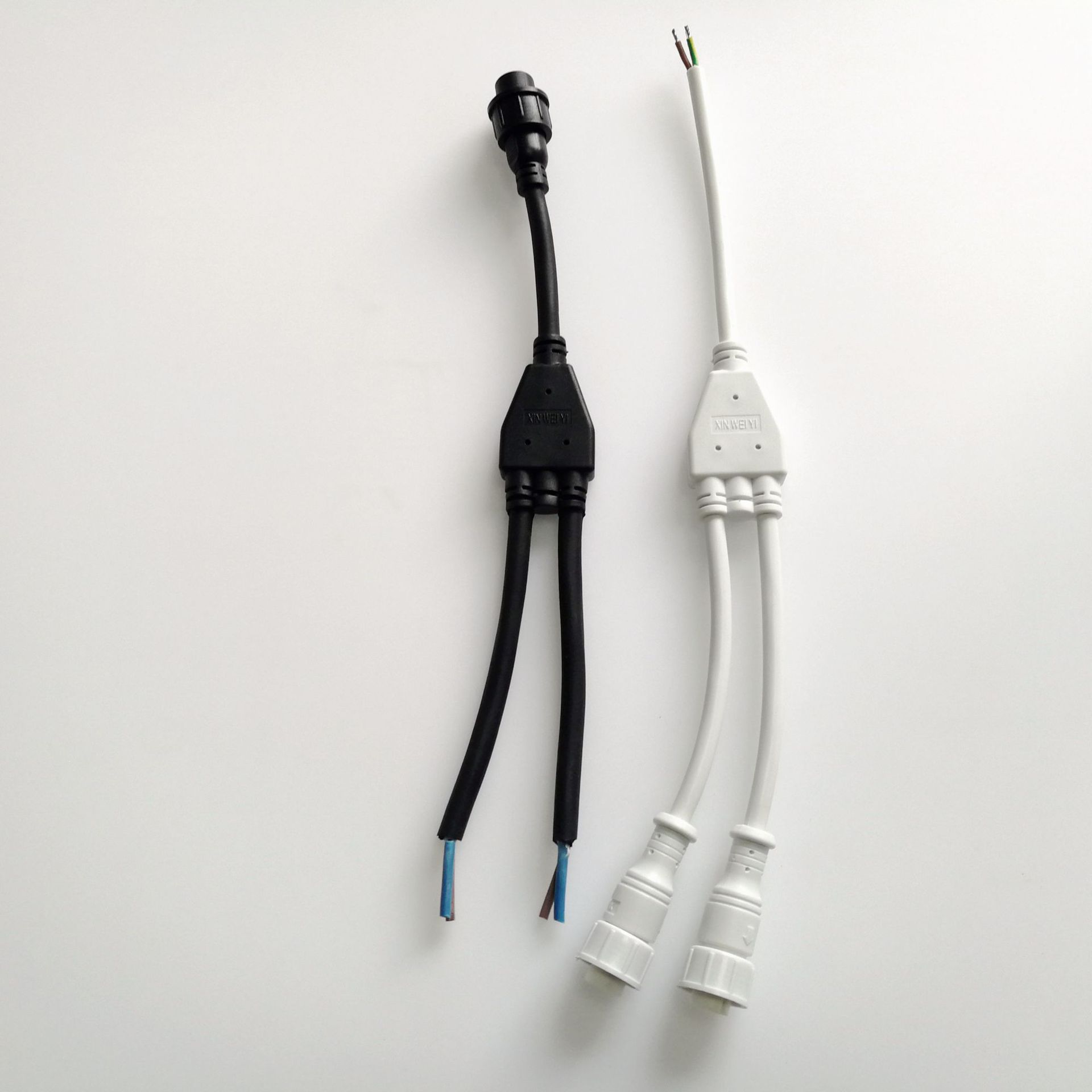 厂家生产灯带连接器一拖二防水线 2芯户外led显示屏招牌防水接头