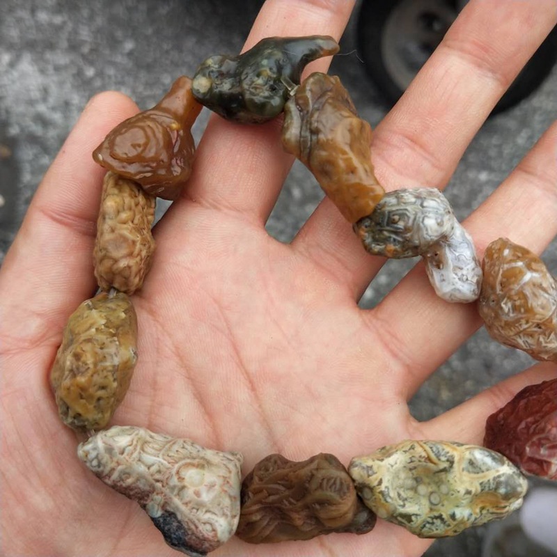 批发新疆内蒙阿拉善戈壁原石玛瑙手链筋脉石随形手串一图一物随机