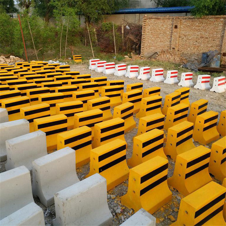 混凝土水泥隔离墩公路中央防撞隔离墩护栏小区物业道路安全防护墩