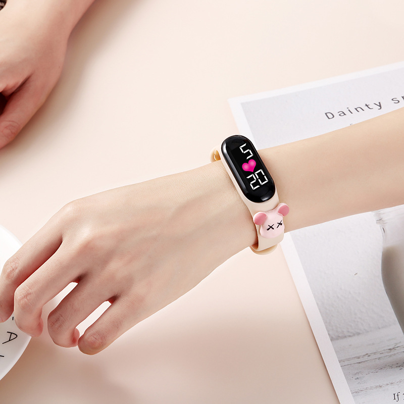 外贸爆款m3手环新款爱心男女运动手环智能防水可触摸学生电子手表