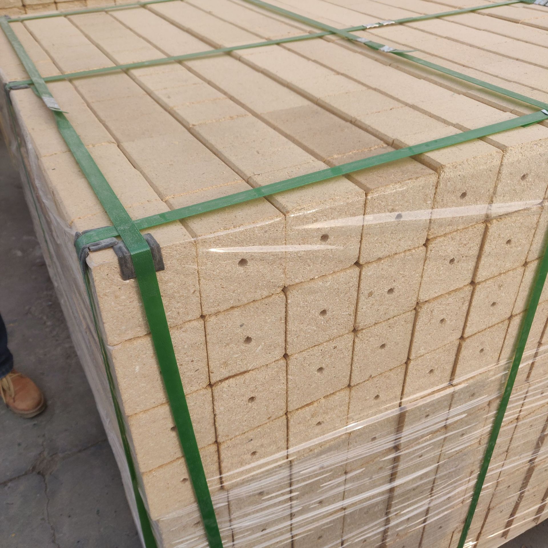 刨花墩锯末墩木屑墩托盘垫脚尺寸定做厂家批发供应