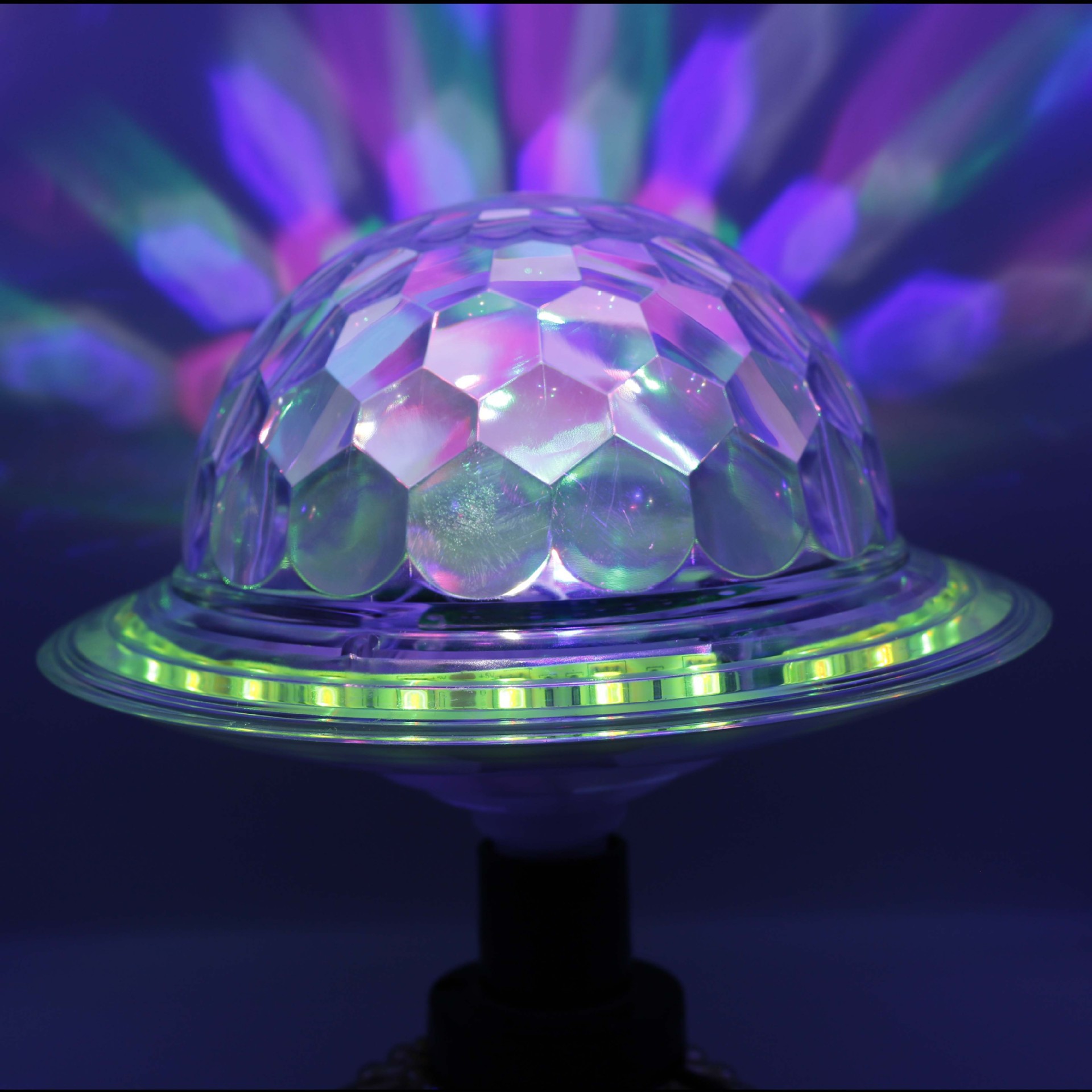 蓝牙飞碟魔球装饰灯水晶魔球旋转彩灯七彩ktv酒吧激光灯舞台灯光