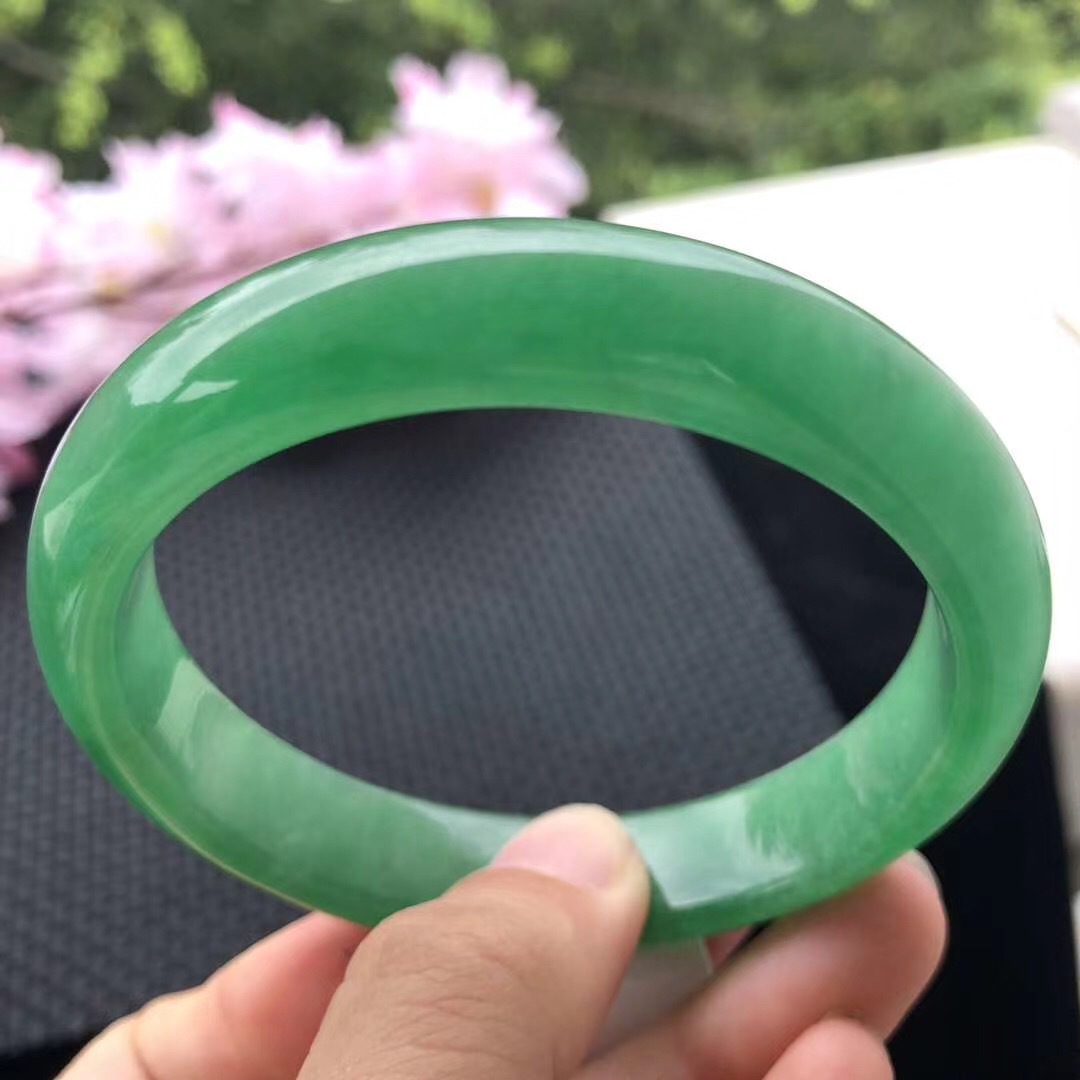 翡翠玉手镯女款绿玉石玉镯子圆条玉镯带证书包邮