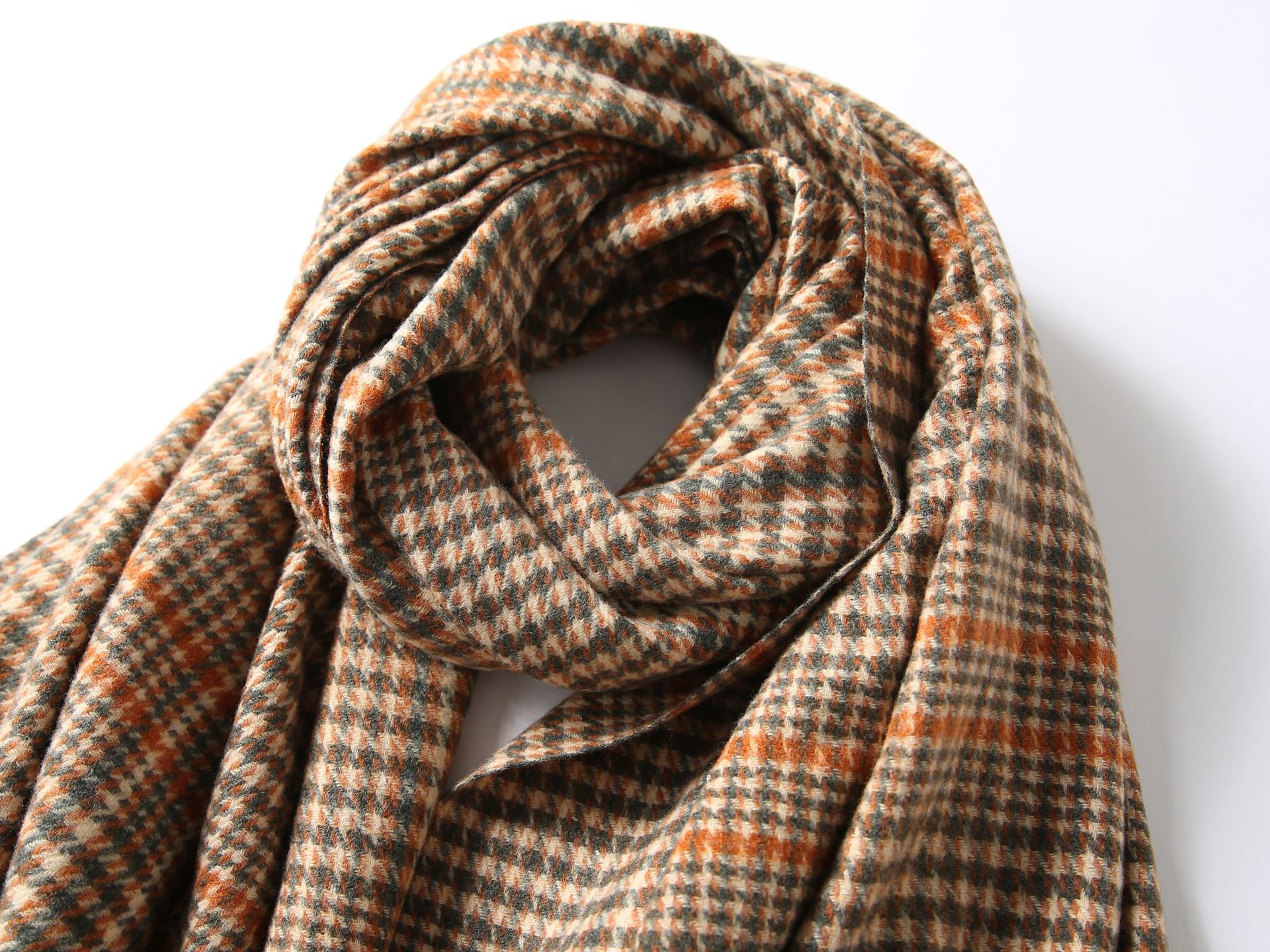 千鸟格子女士围巾秋冬季复古英伦仿羊绒流苏保暖披肩情侣加厚围脖