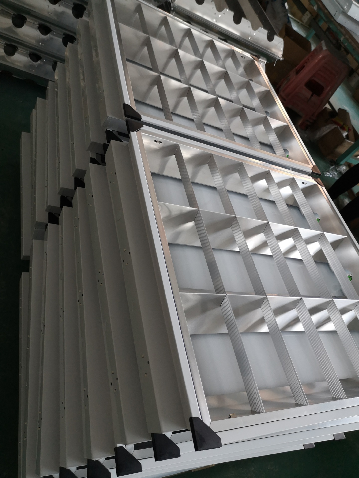 调顺厂家t8暗装灯盘led格栅灯600600日光灯三管格栅灯嵌入式