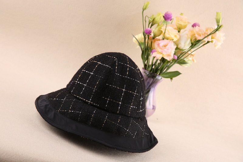 Women's New Autumn and Winter Plaid Trendy Chanel Style Bucket Hat