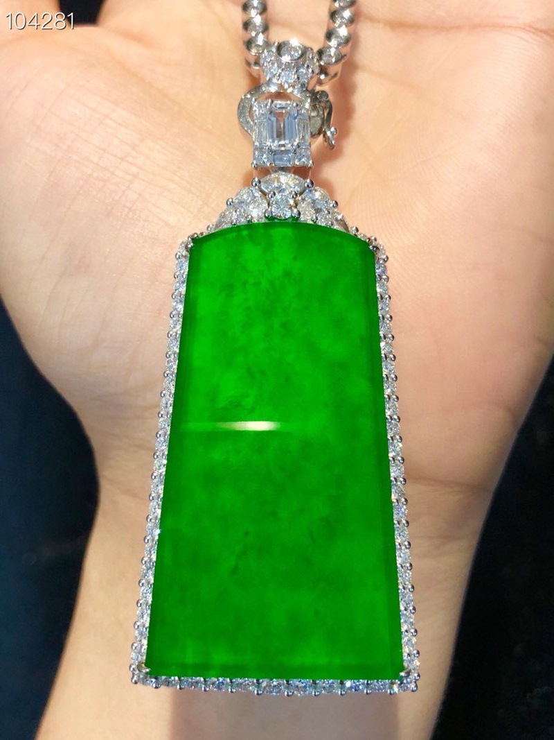 收藏品玻璃种帝王绿平安无事牌吊坠 18k金镶缅甸翡翠贵重公关礼品