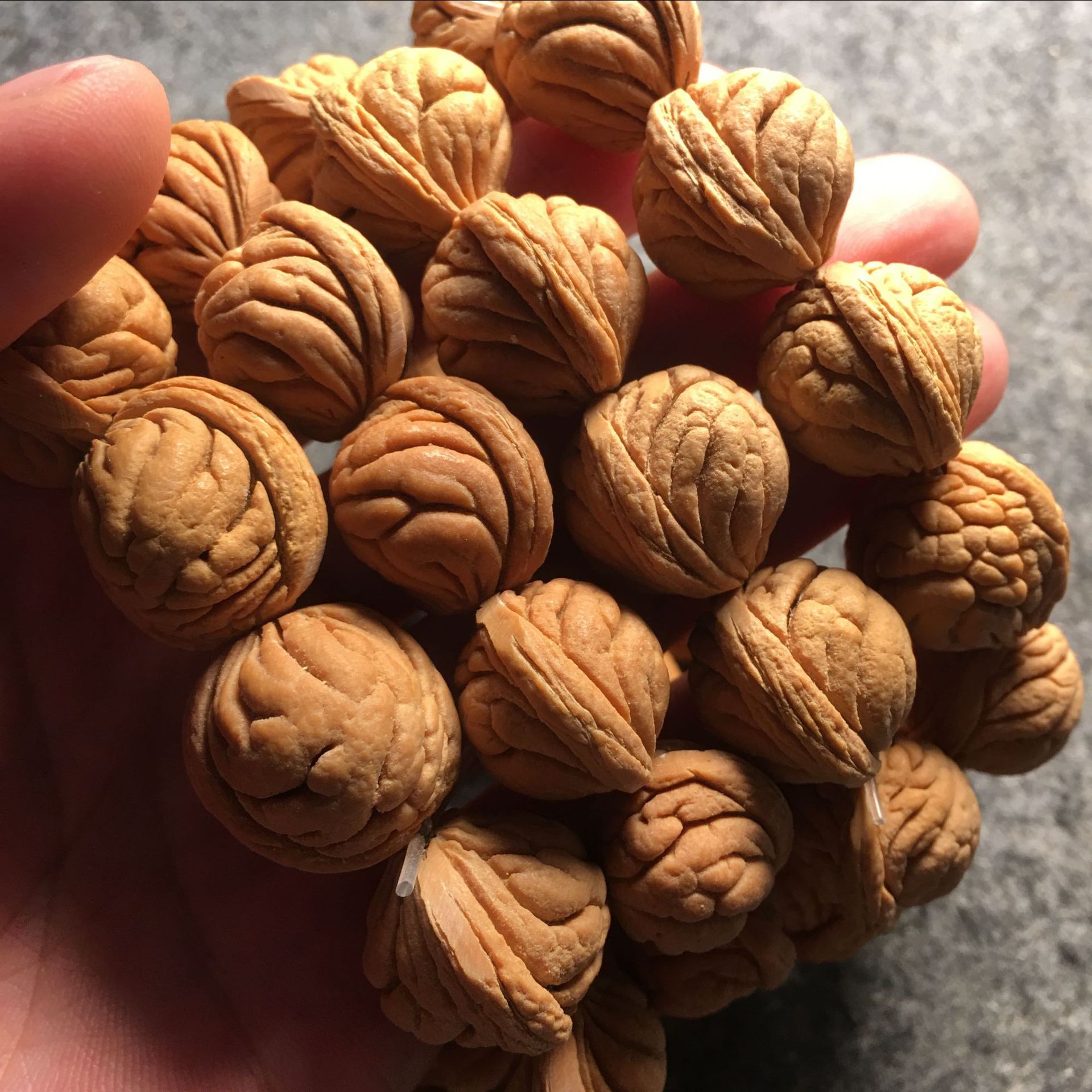 秦岭霸王龙核桃手串龙纹金鱼肚佛珠疙瘩龙