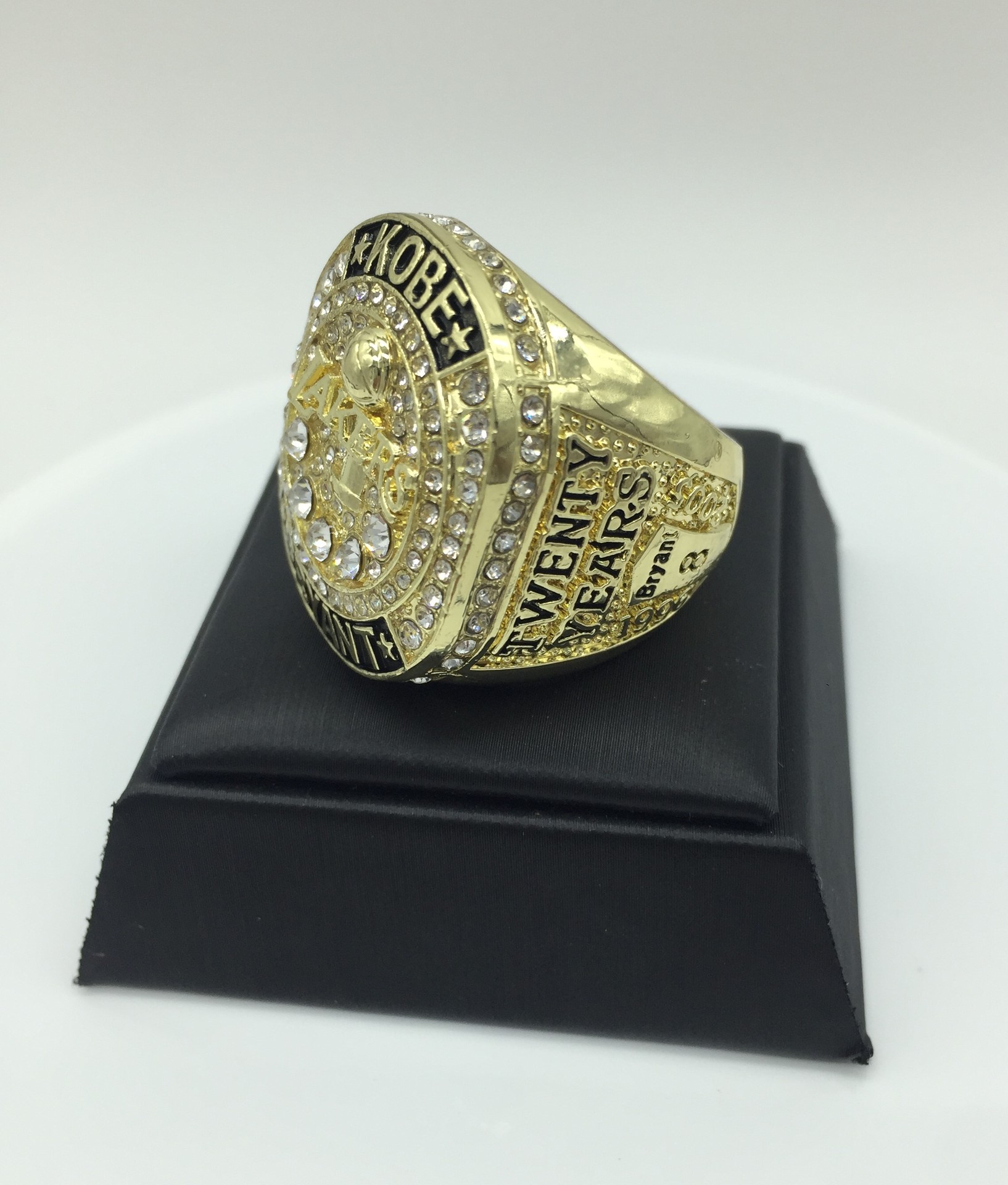 现货!nba2016科比退役戒指 黑曼巴冠军戒指科比纪念戒指厂家直销