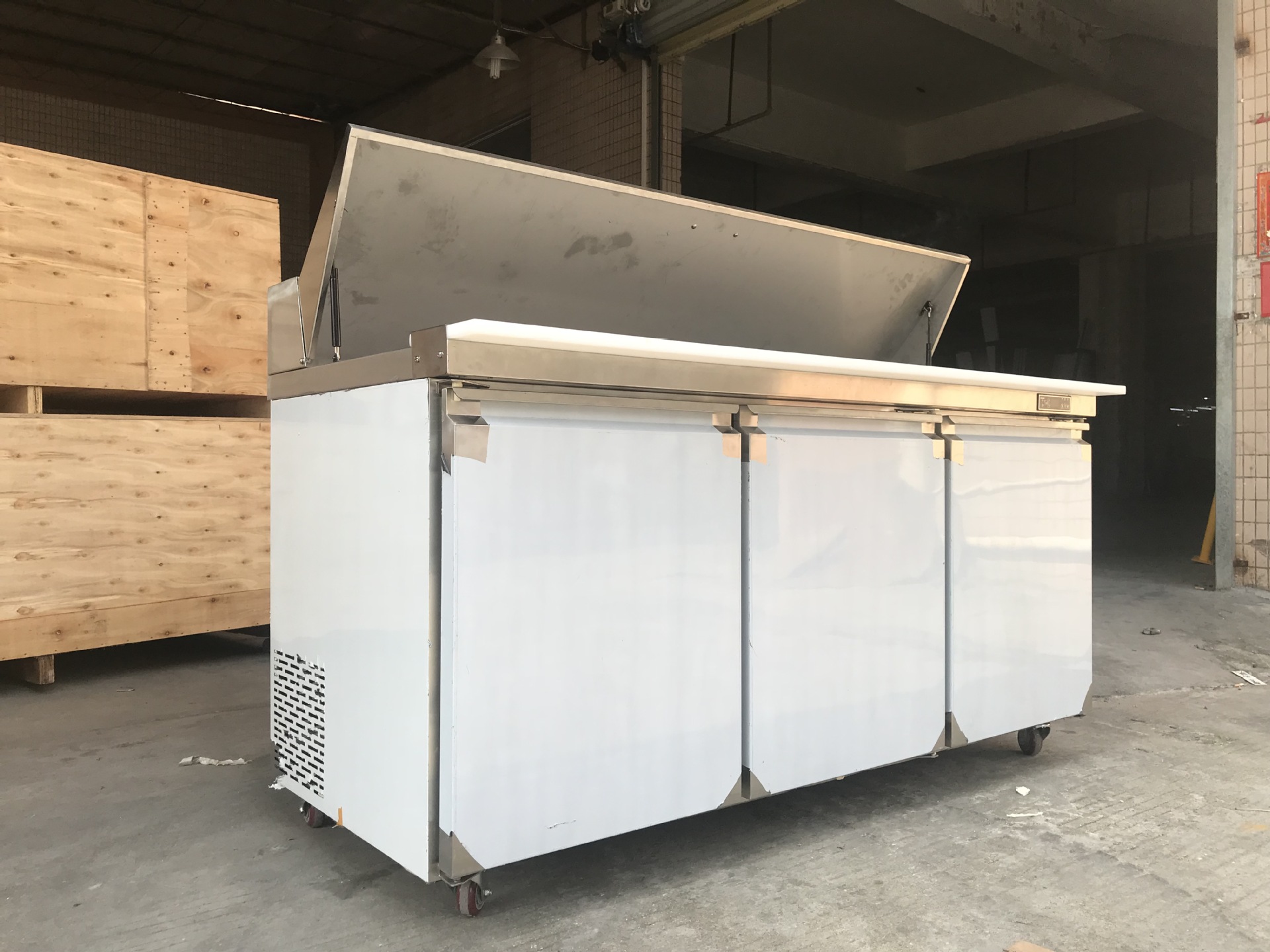 冰力鲜三文治披萨凉菜沙拉台冷藏工作台材料展示柜不锈钢