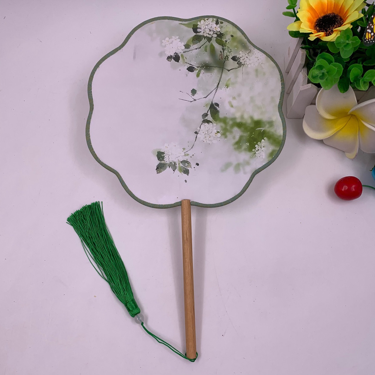 古风团扇汉服宫廷扇圆扇旗袍秀扇子绢布花瓣梅花形宫扇花边形团扇