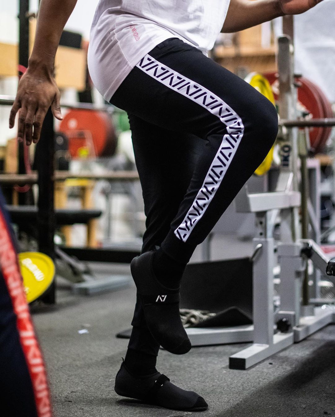 肌肉健身新款运动裤男长裤显肌肉型兄弟跑步修身弹力深蹲拼条潮牌