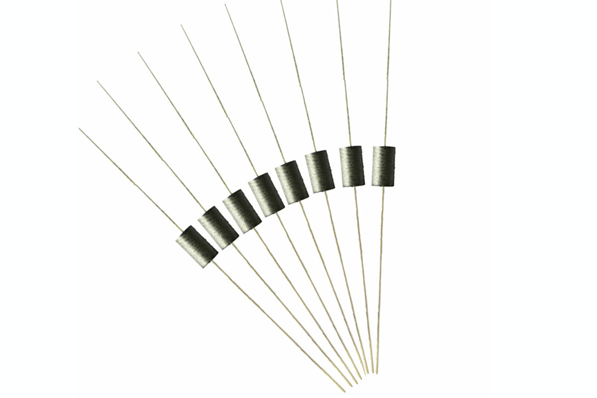 穿心磁珠电感3.5*9*0.8直插穿芯磁珠35908宽频抗干扰emc穿心磁珠