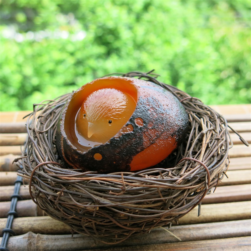 马达加斯加天然玛瑙原石水冲籽料雕刻摆件手把玩小鸡出壳