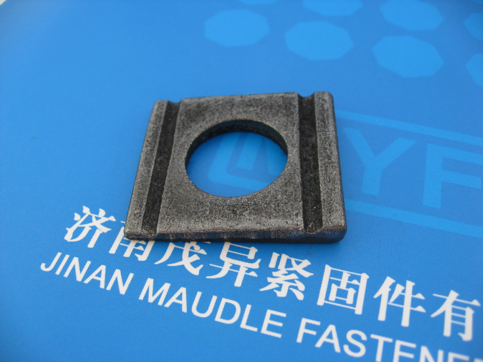 钢结构高强度螺栓用双槽方斜垫圈din6918