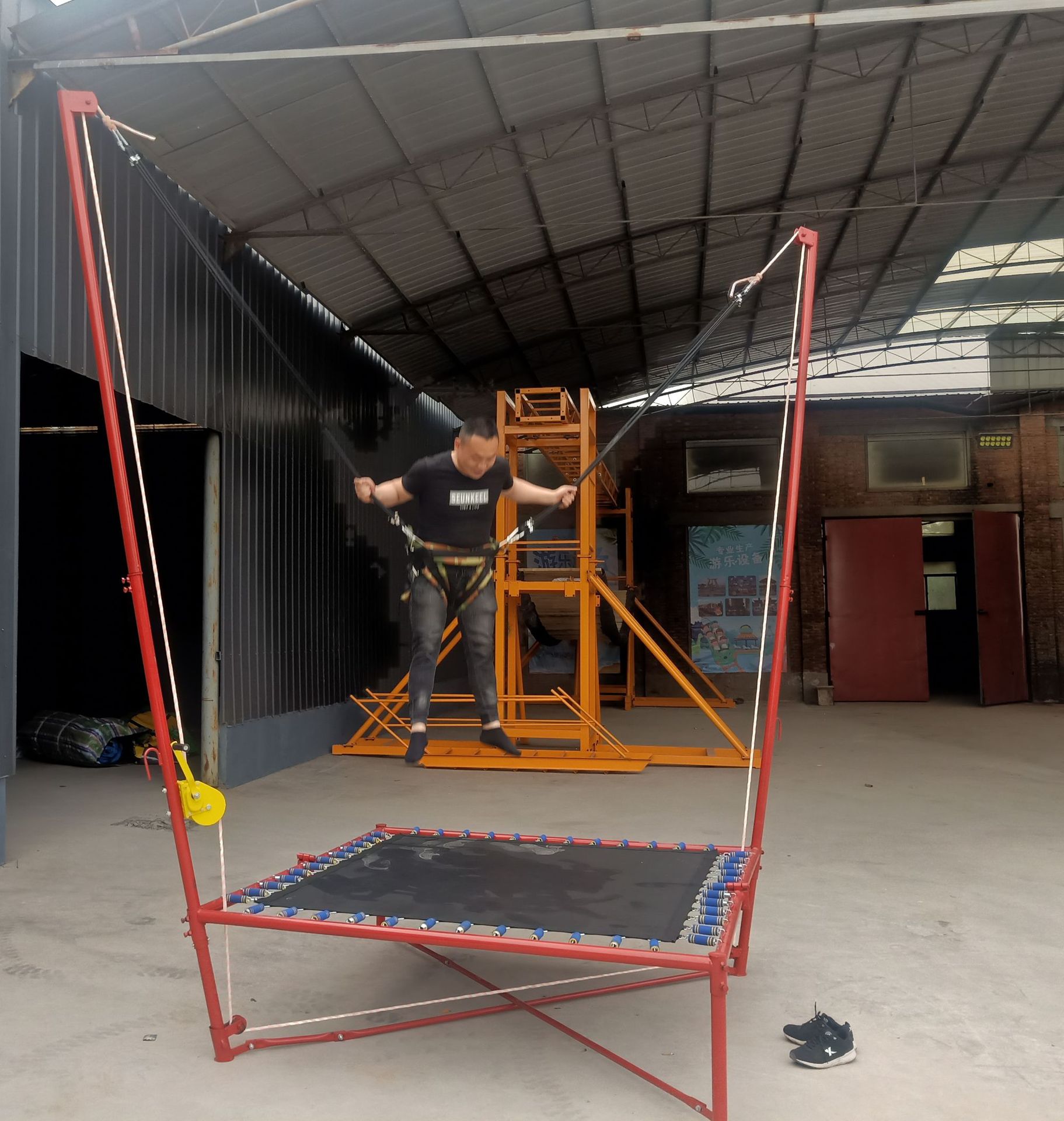 豪华款单人蹦极电动双人蹦极电动四人蹦极广场折叠小蹦极小蹦床