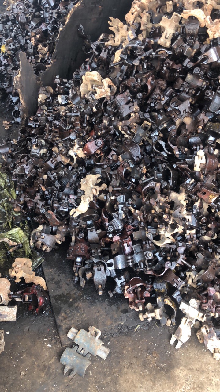 山东临沂厂家收售二手旧钢管扣件建筑十字扣件钢管卡扣旧扣件