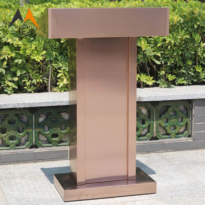 酒店门口迎宾台