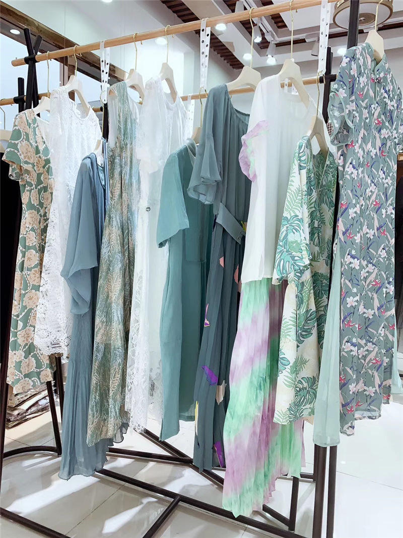 尾货女装艺素国际22夏装新款女装碎花雪纺衫短袖休闲上衣走份批发