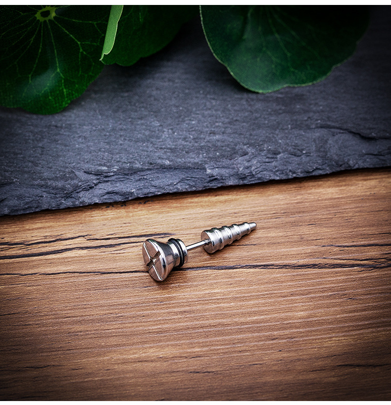 日韩优品钛钢螺丝耳钉耳饰气质嘻哈潮流男女耳环外贸跨境货源