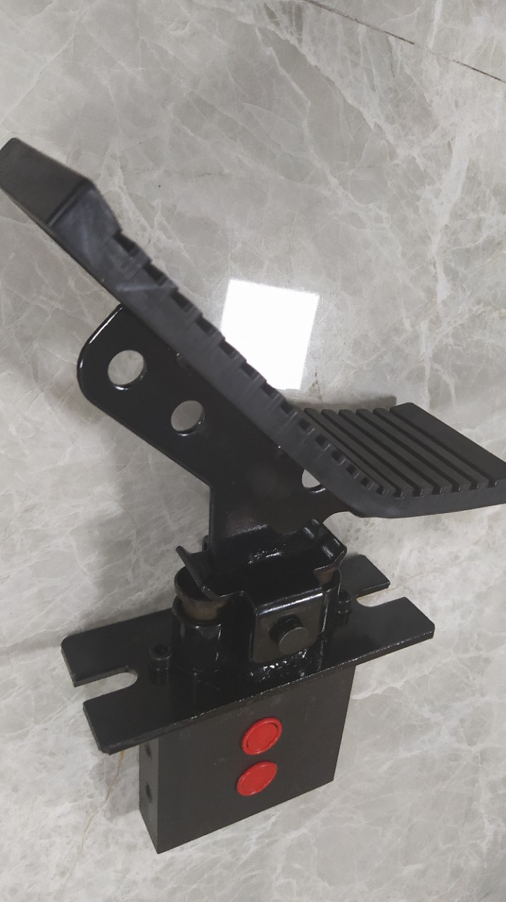 破碎锤配件 挖掘机破碎锤脚踏阀 工程车双向单脚脚踏阀