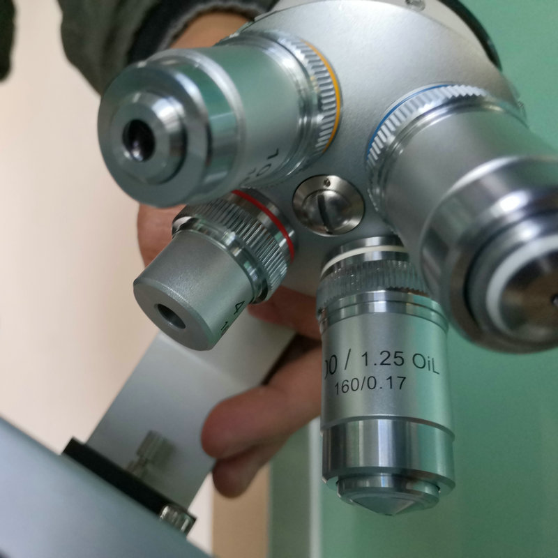 yjsx211-ccd生物显微镜 摄像三目头四孔转换器na 1.25阿贝聚光镜