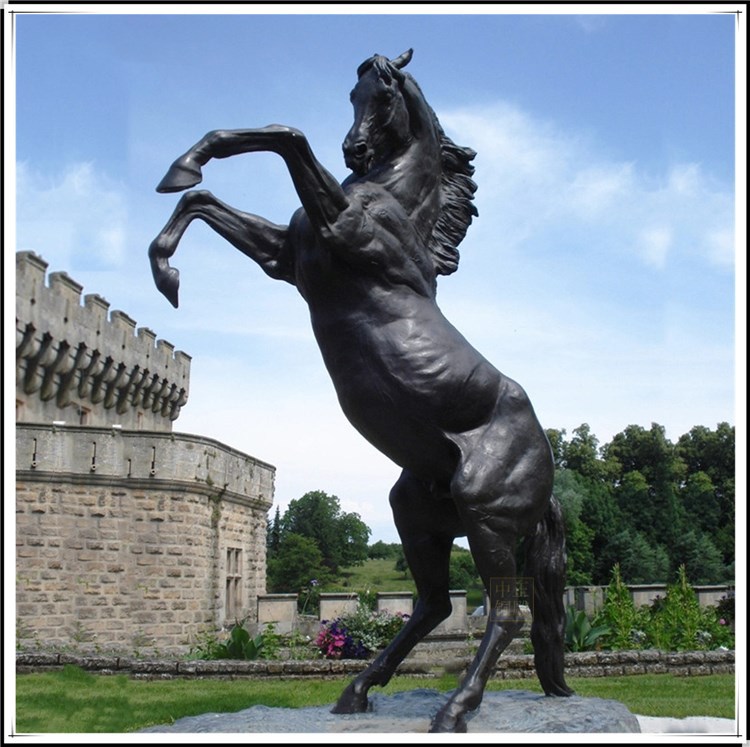 公园仿古战马雕塑工艺品 铜马雕塑工艺品 景观黄铜马雕塑摆件