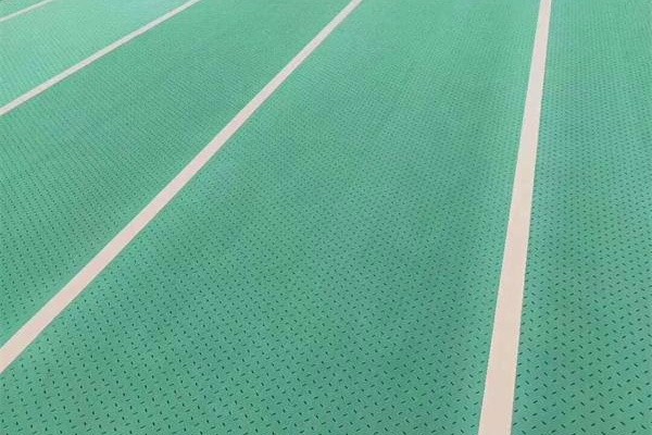 聚乙烯草坪减震垫足球场缓冲垫基础软垫草坪发泡减震垫缓冲垫材料