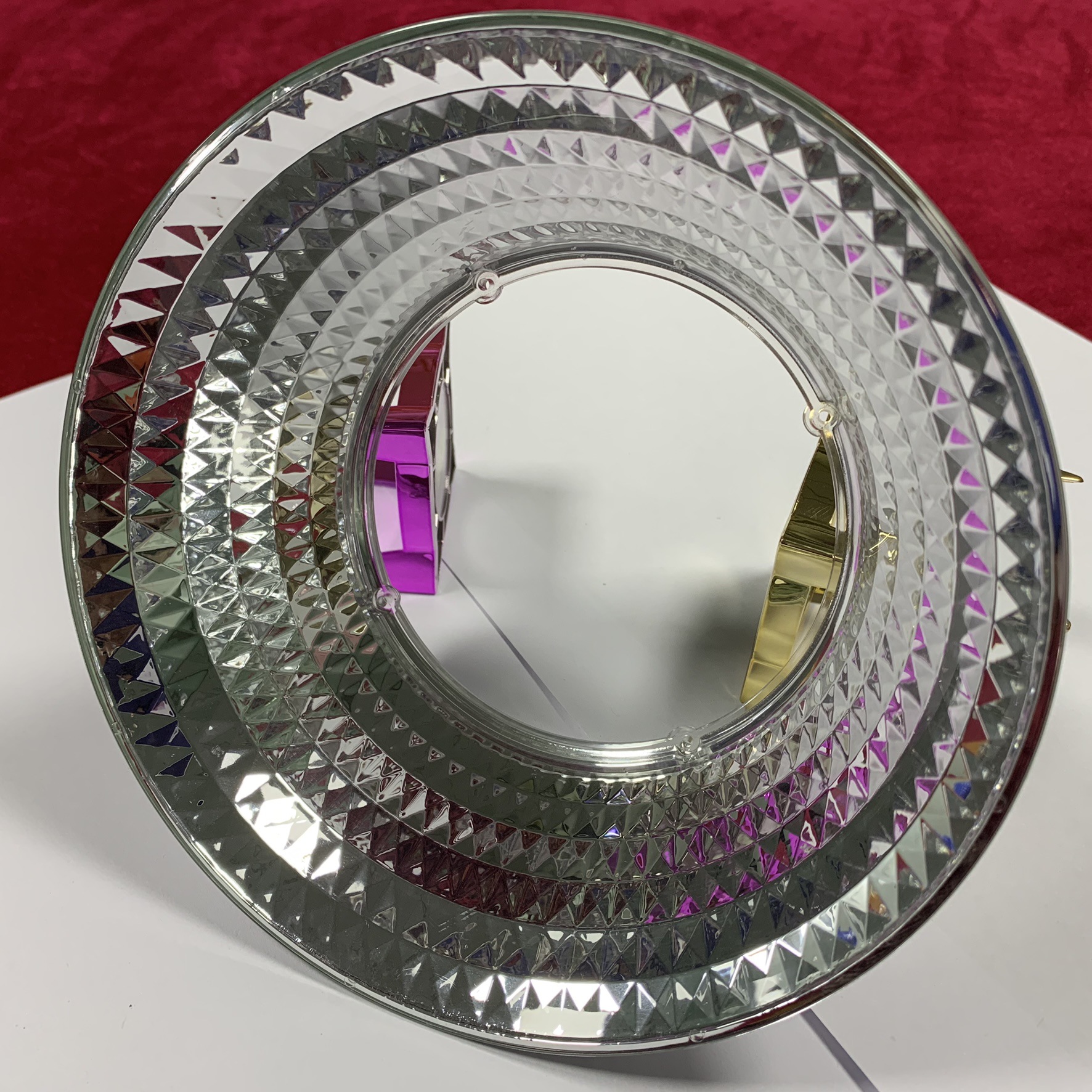 本公司专业从事塑胶五金表面处理: 塑胶真空电镀,塑胶水电镀,五金真空