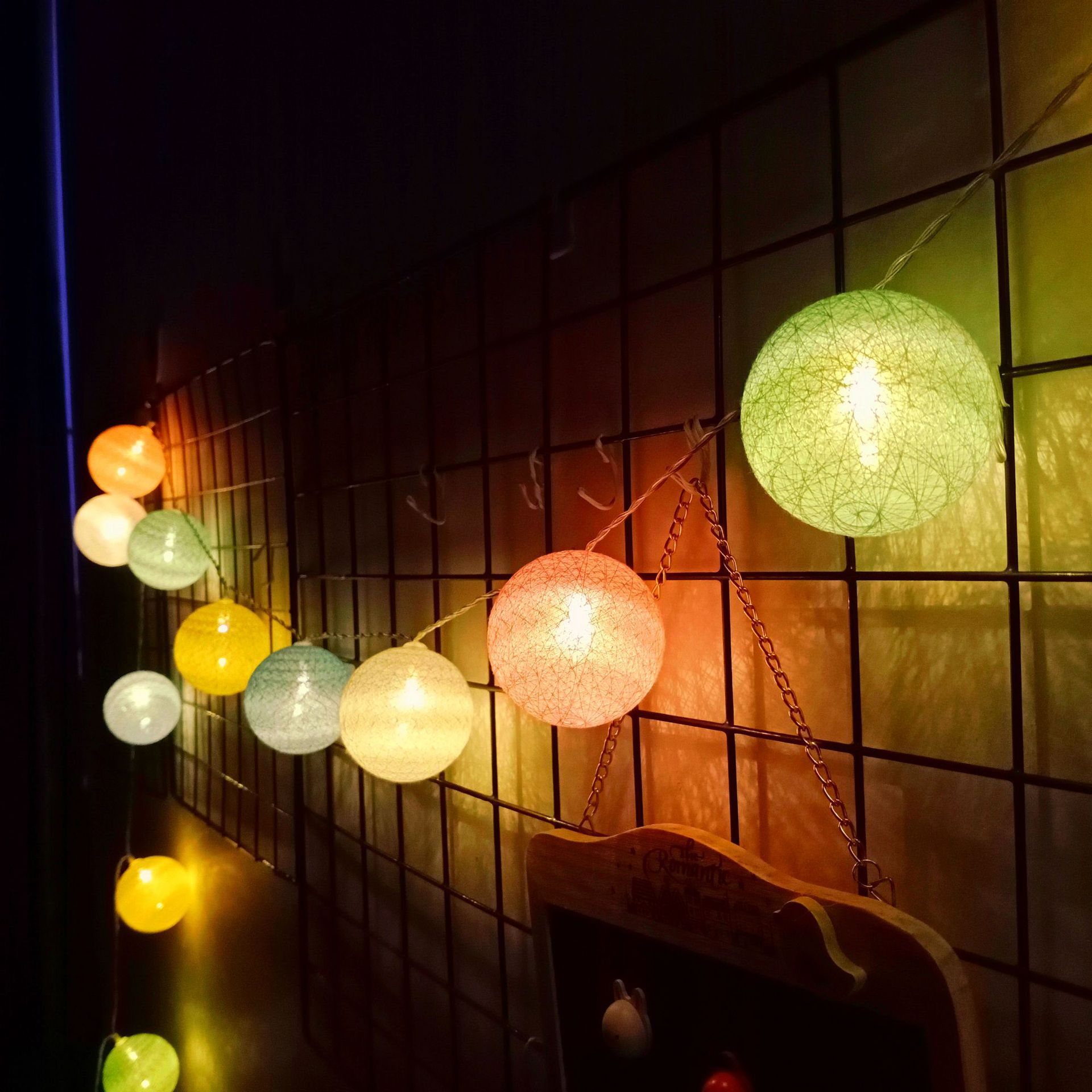 led棉线球灯串 ins热销6cm大球厂家直销室内装扮闪烁满天星小彩灯