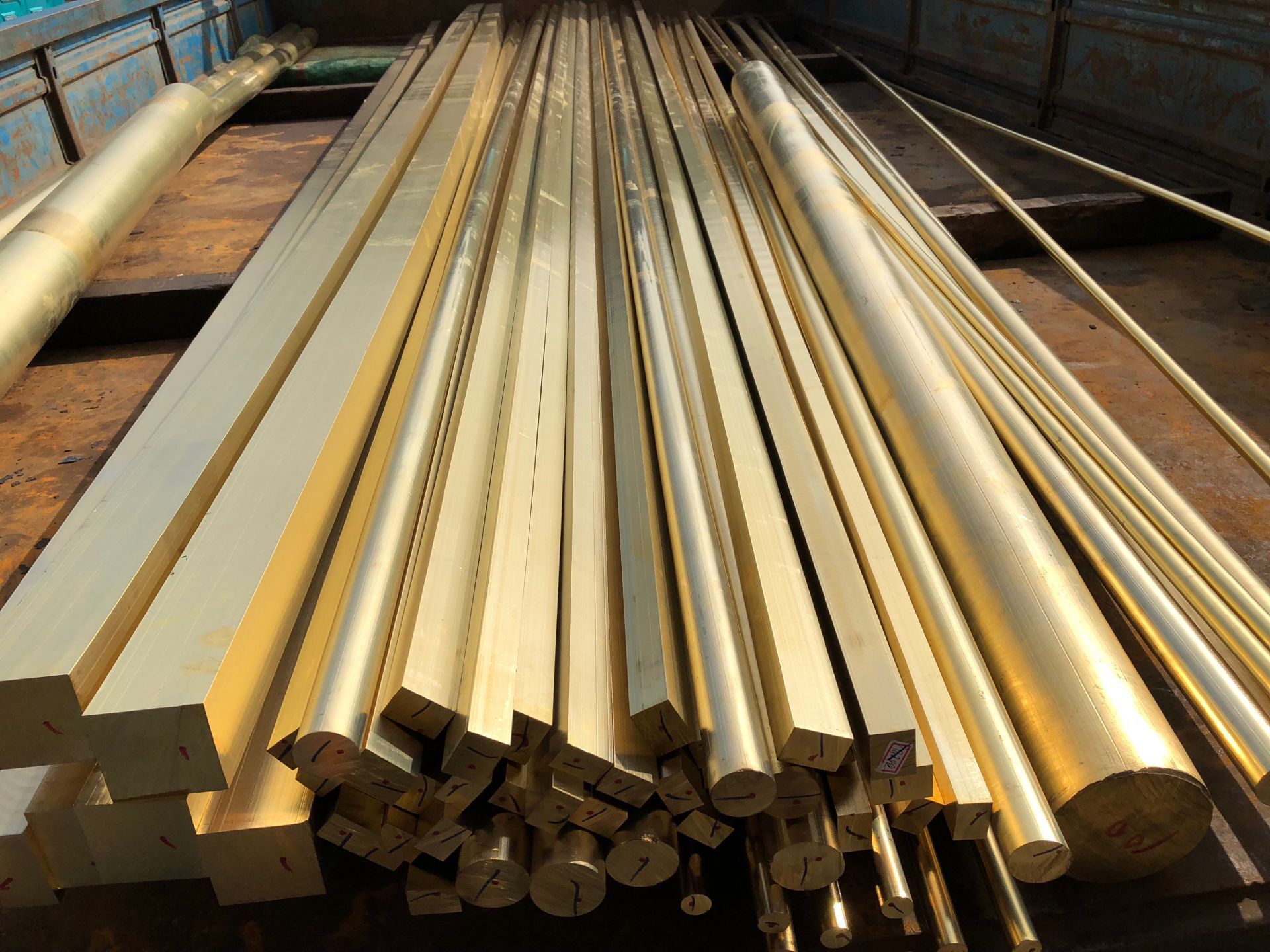 h62黄铜排黄铜板黄铜棒专业定制任意切割规格齐全
