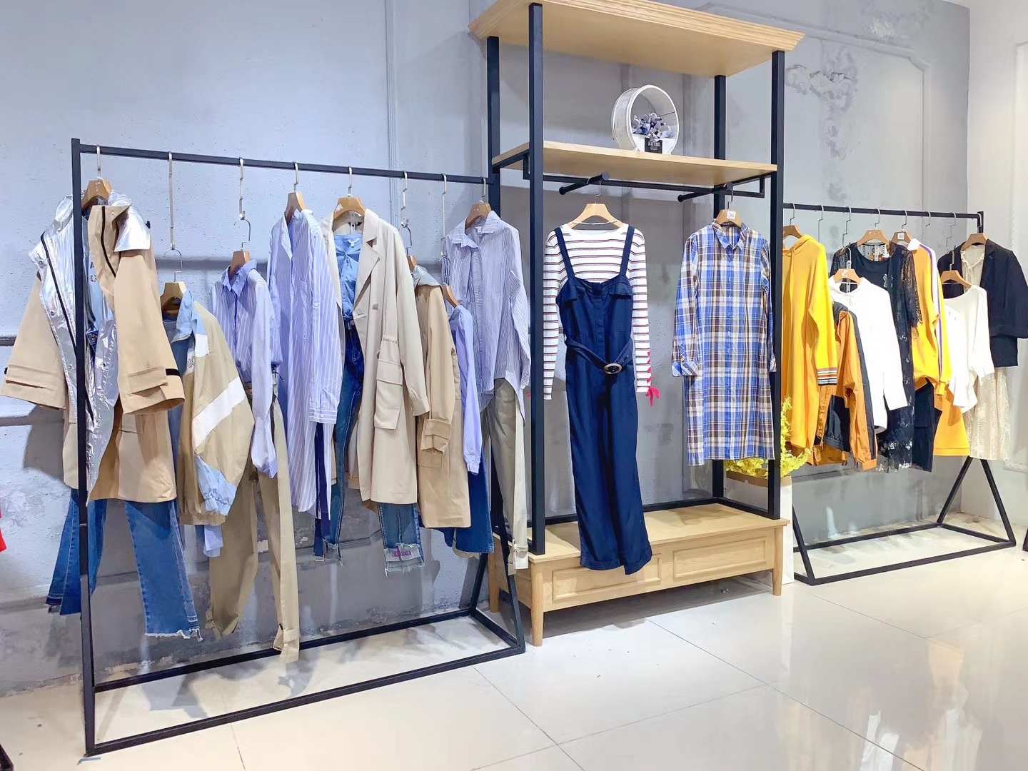 伊布都新款秋冬装品牌女装折扣批发走份尾货外贸尾单抖音带货