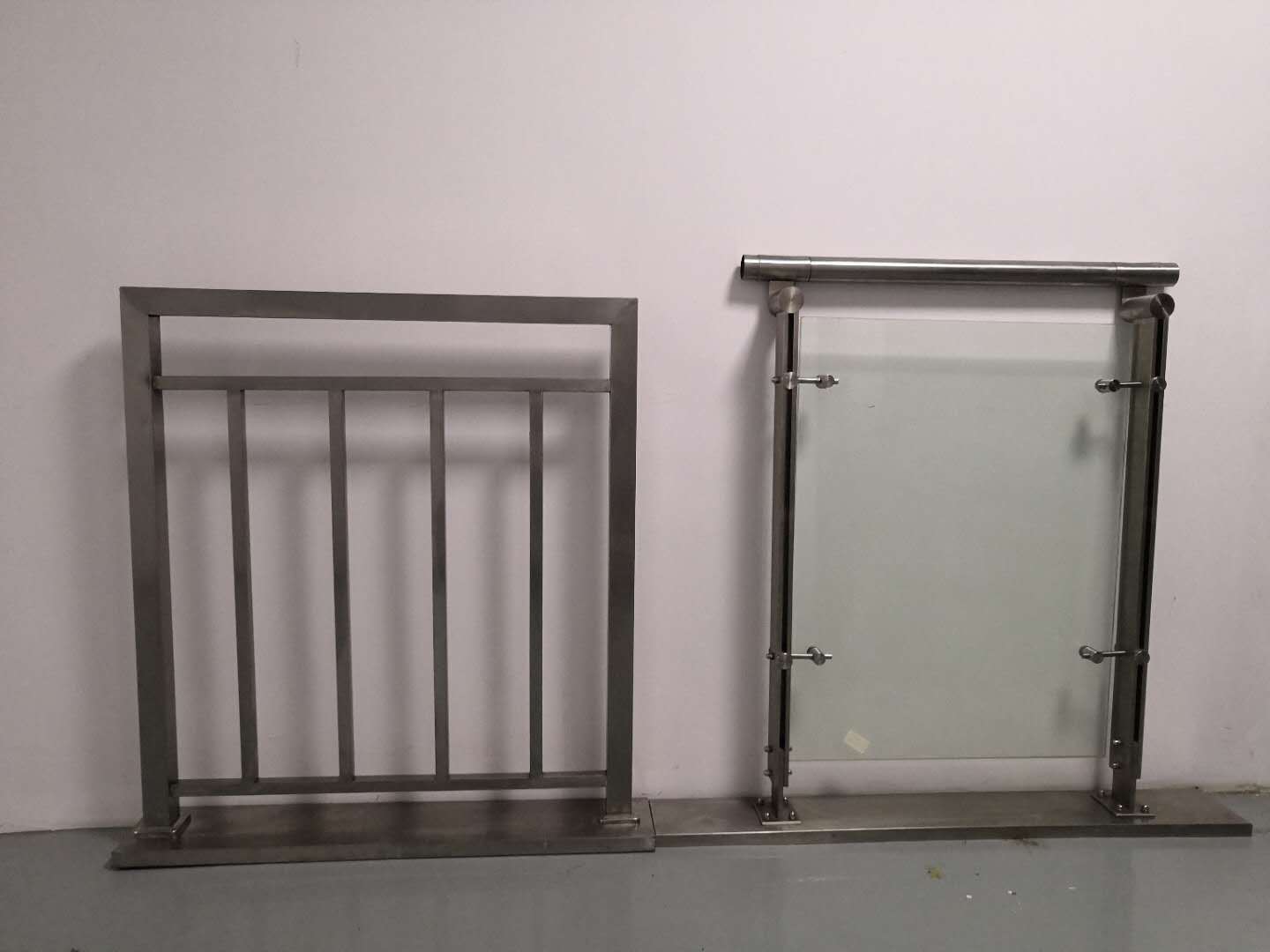 地铁不锈钢栏杆靠墙扶手出入口栏杆