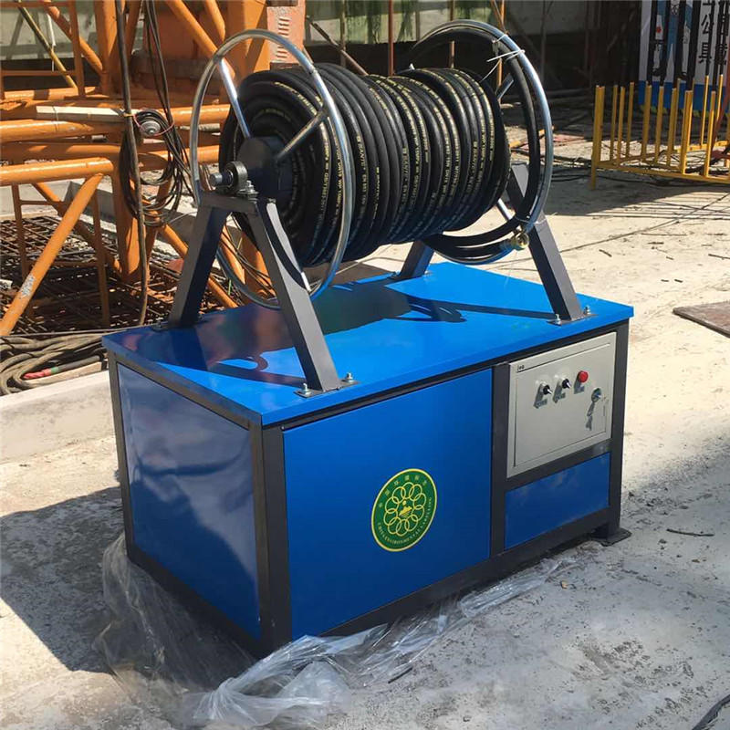 建筑工地塔吊喷淋 130米塔吊喷淋设备 高空降尘雾化加湿系统