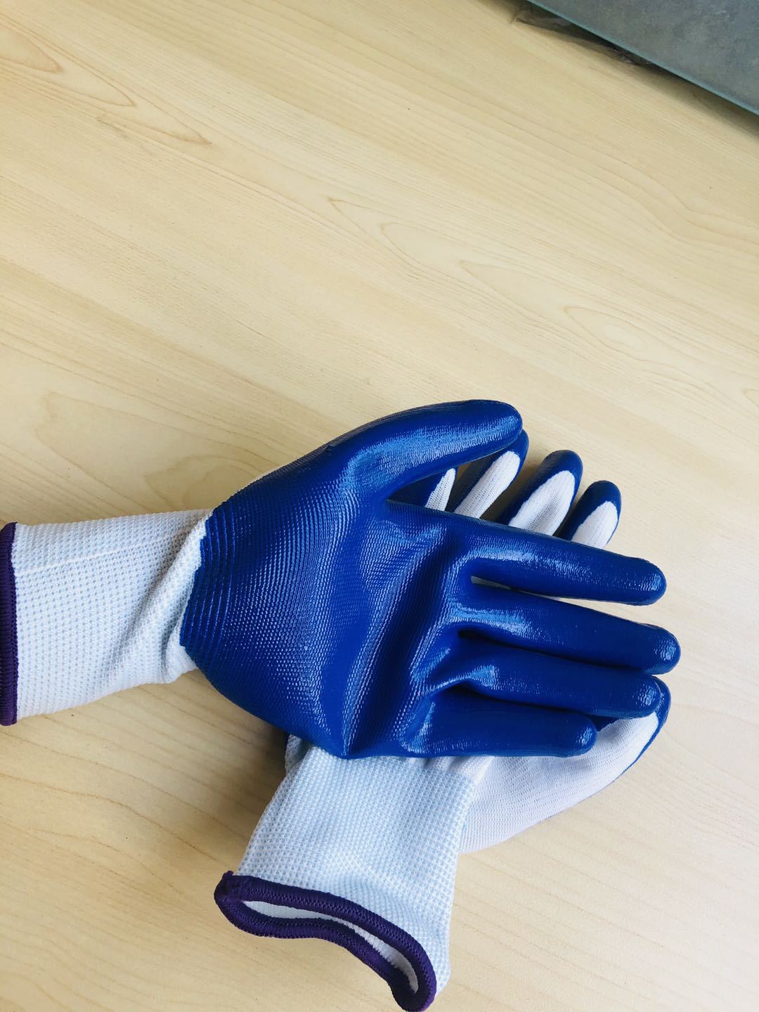 星宇518 白色丁腈手套 208纱胶手套 防滑耐磨手套