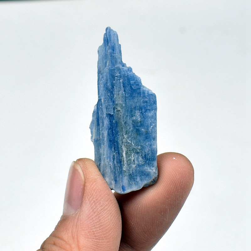 蓝晶石蓝晶条矿石矿物标本条状矿石蓝色水晶地质科普教学标本