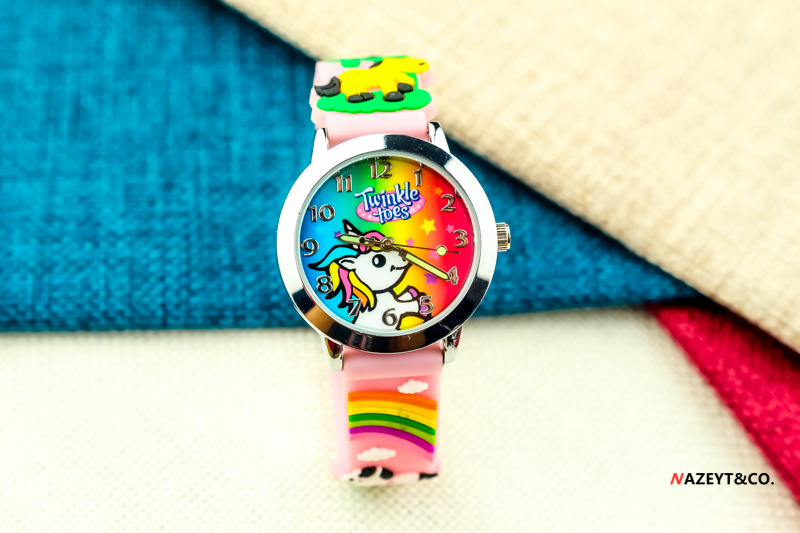 新款儿童彩色面小马卡通手表 幼儿园小学女孩可爱动物石英腕表