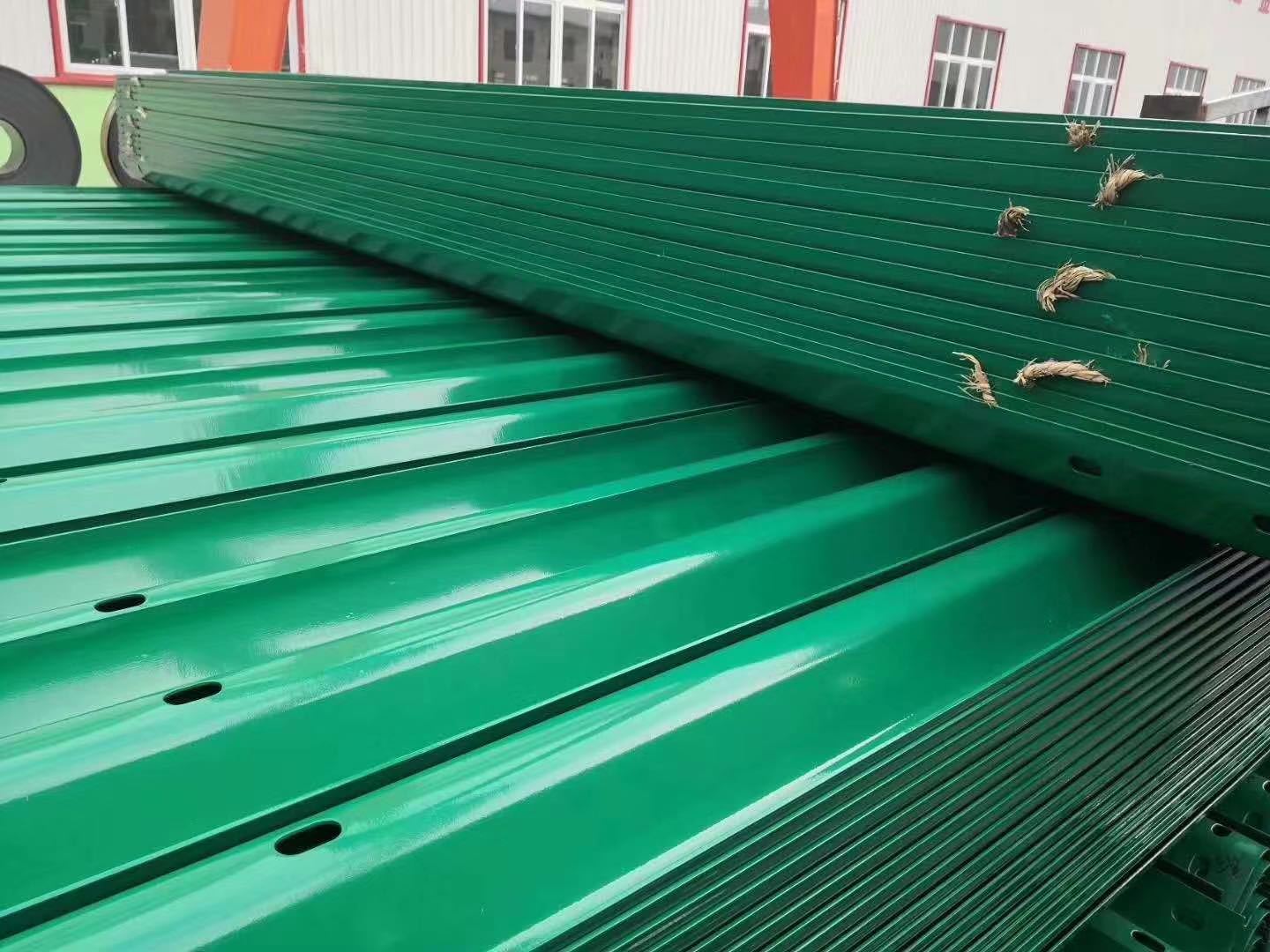 高速公路护栏板 防撞护栏 喷塑护栏板 厂家一手货源