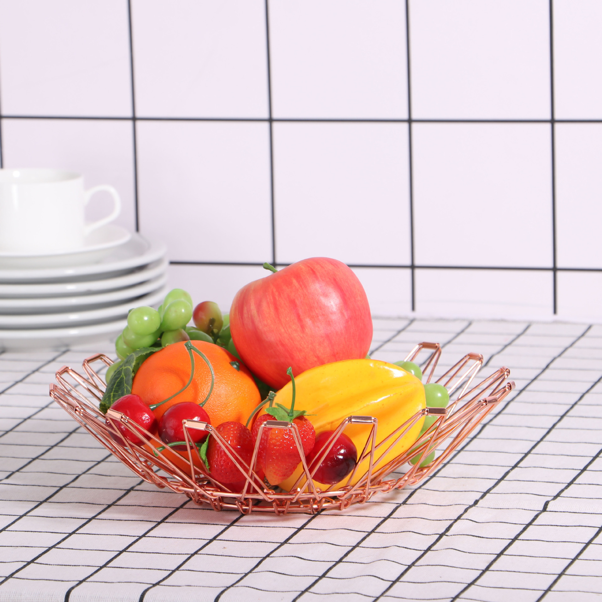Factory Direct Sales Variety Lampshade Changeable Iron Wire Fruit Basket Retractable Creative Folding Storage Fruit Basket Lampshade Holder