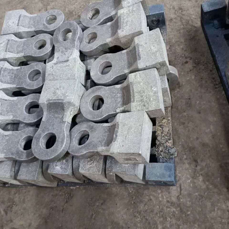 高铬钢复合锤头厂家订制反击破碎机铸造高合金复合金属复合锤头