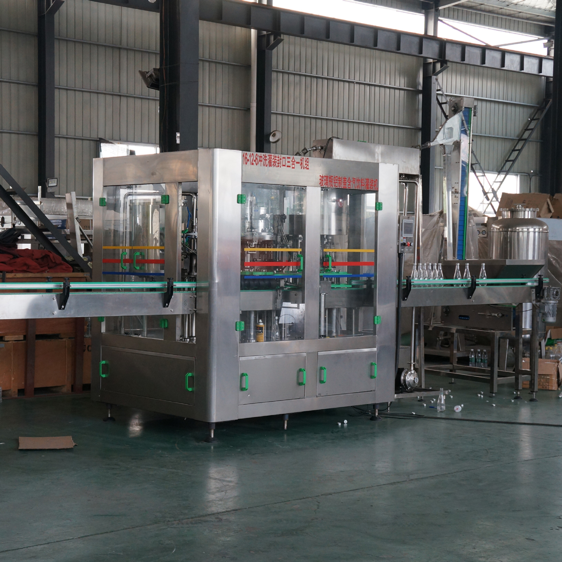 玻璃瓶铝制盖灌装机含气酒水饮料三合一灌装机厂家直销