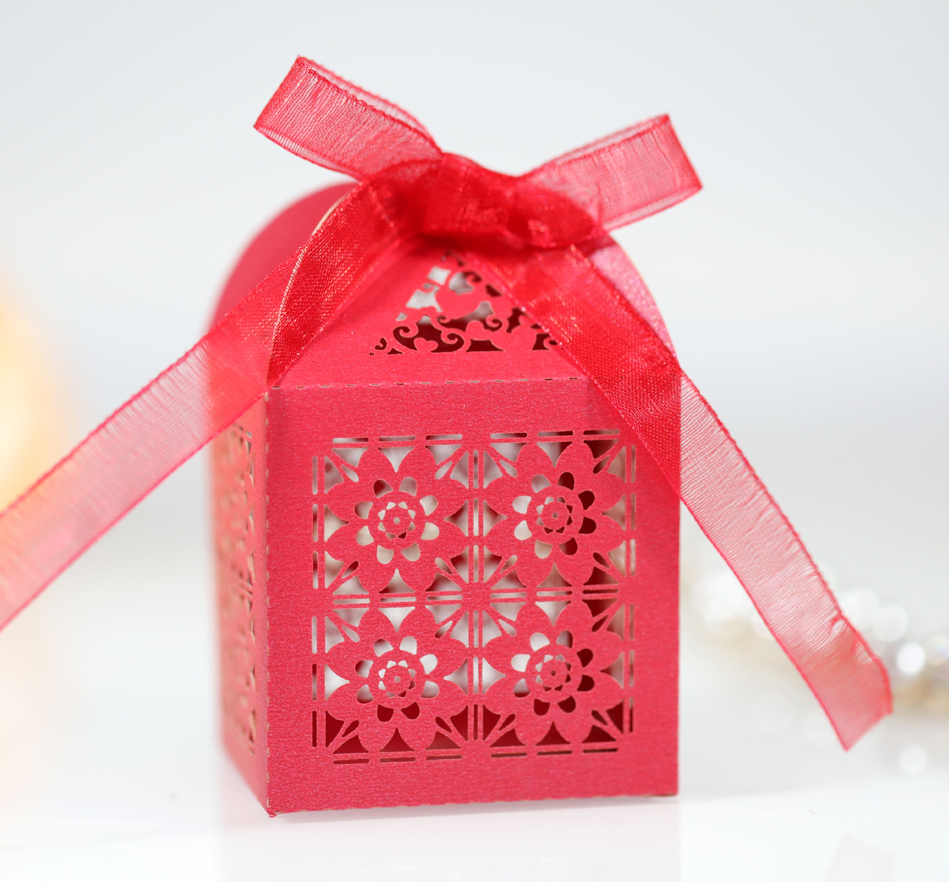 亚马逊激光镂空包装盒 玫瑰花纸盒 节日巧克力窗花喜糖盒福建批发